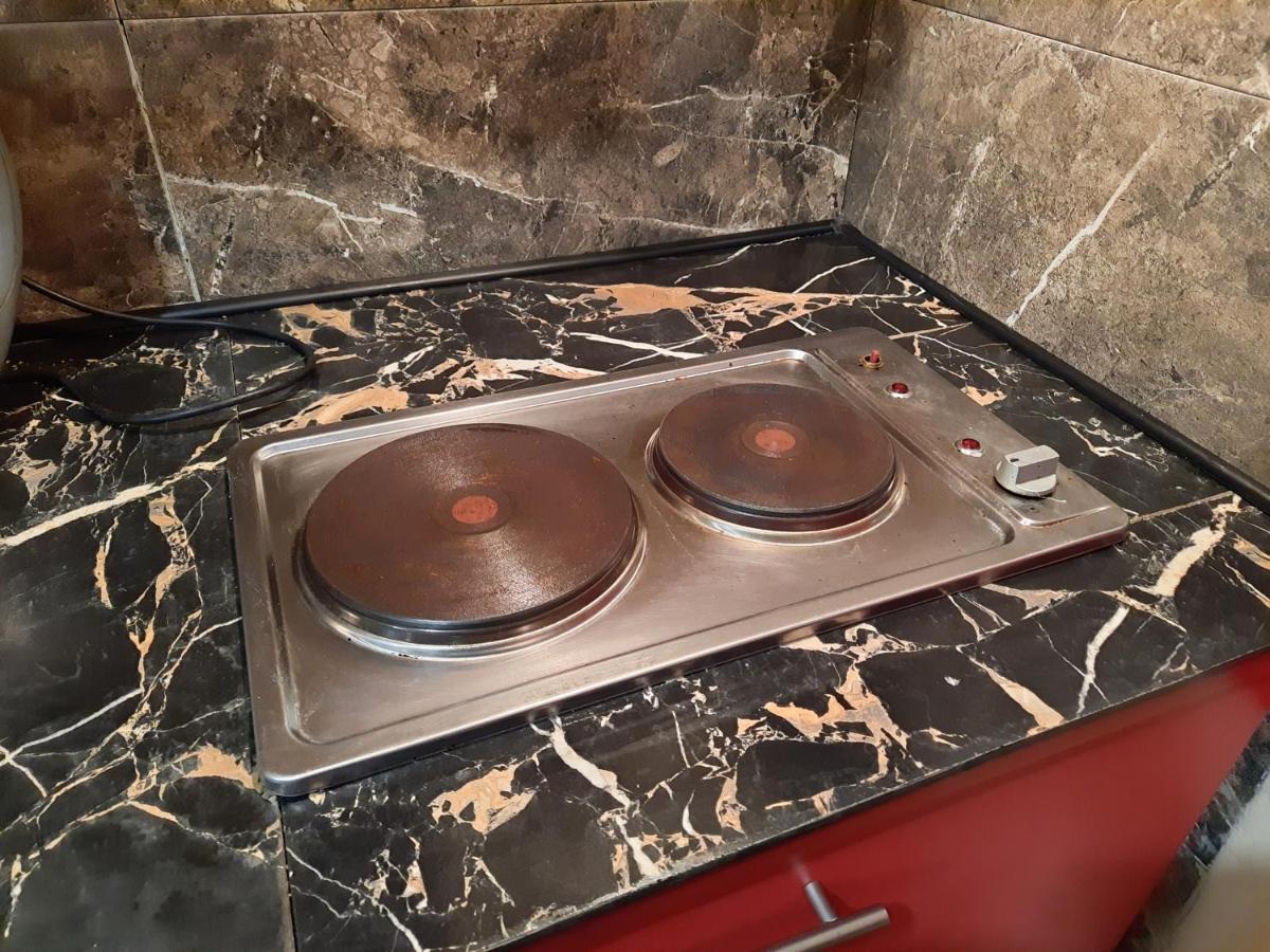 Midnight Cats' Apartment In Rynok Square Світло Є Завжди! Λβιβ Εξωτερικό φωτογραφία